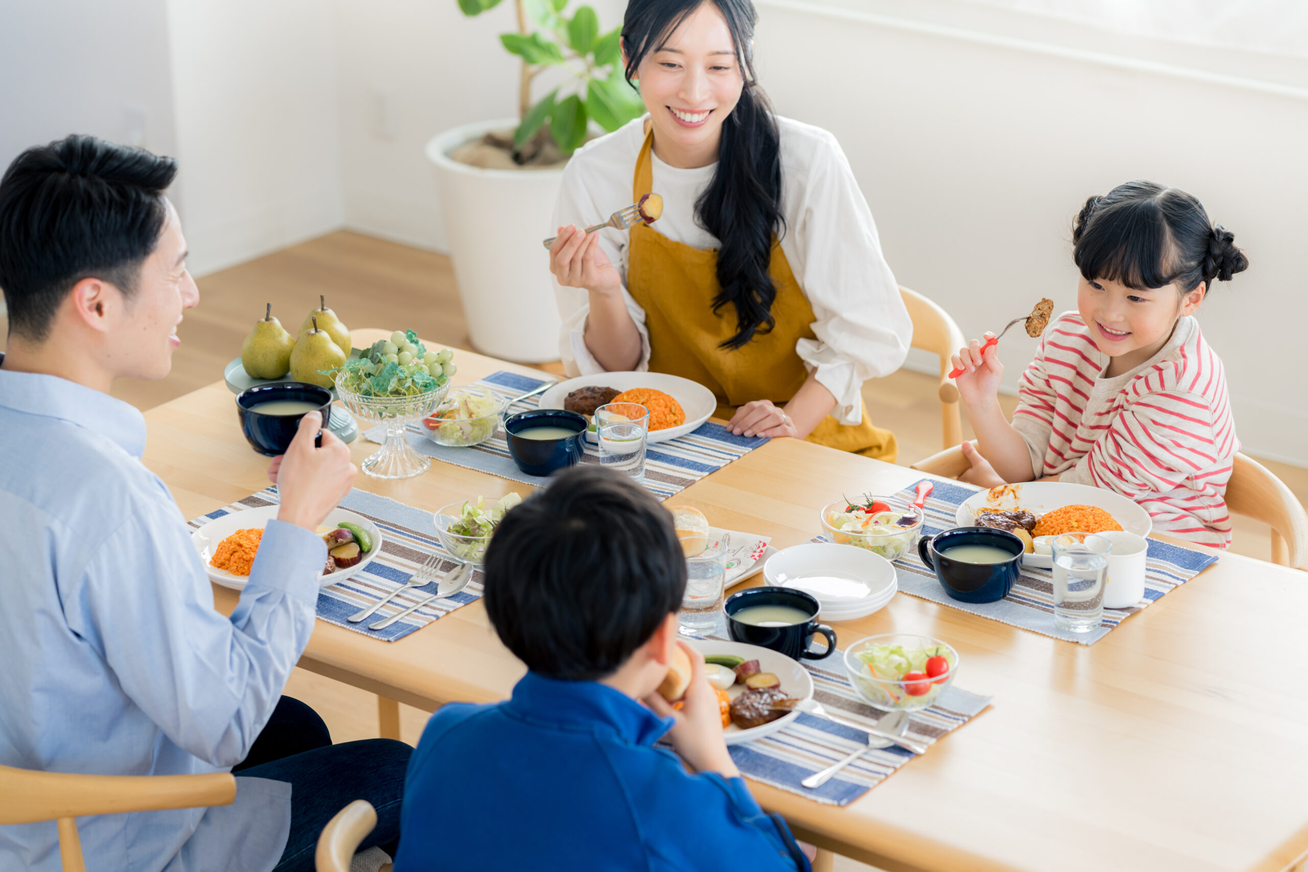 家族で囲む食卓——おいしいお米が笑顔をつくる